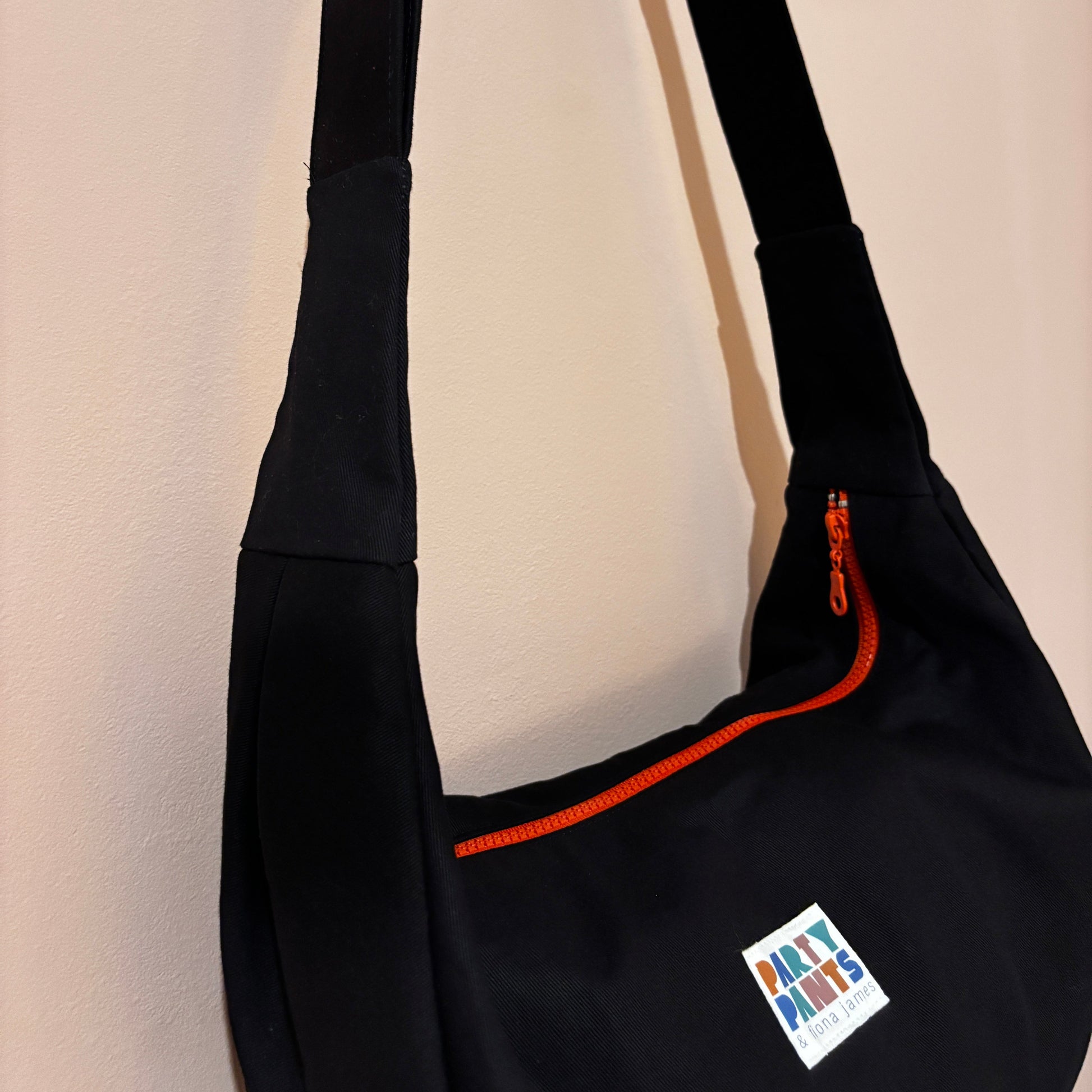 Black and red moon bag 