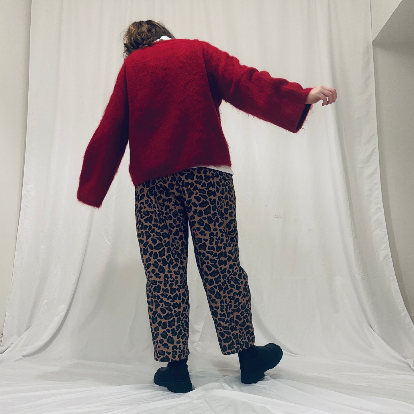 Leopard barrel-leg trousers
